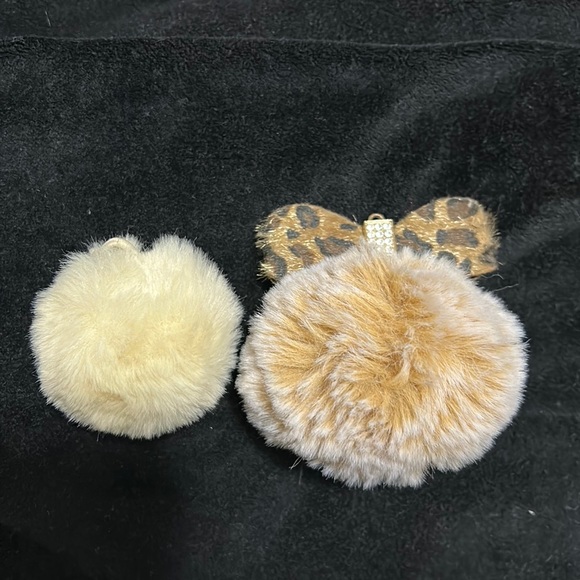 Fluffy Pom Pom key chains for bag or purse - Picture 1 of 2